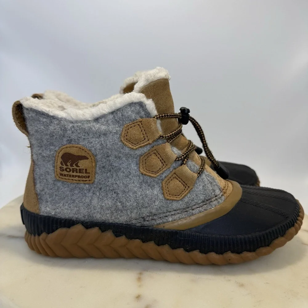 Sorel Women's Out n About Plus Wool Insulated Waterproof Duck Boots Size 5